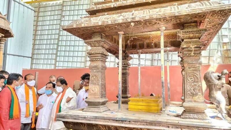 దుర్గ మాత గుడిలో వెండి సింహాలు మాయం